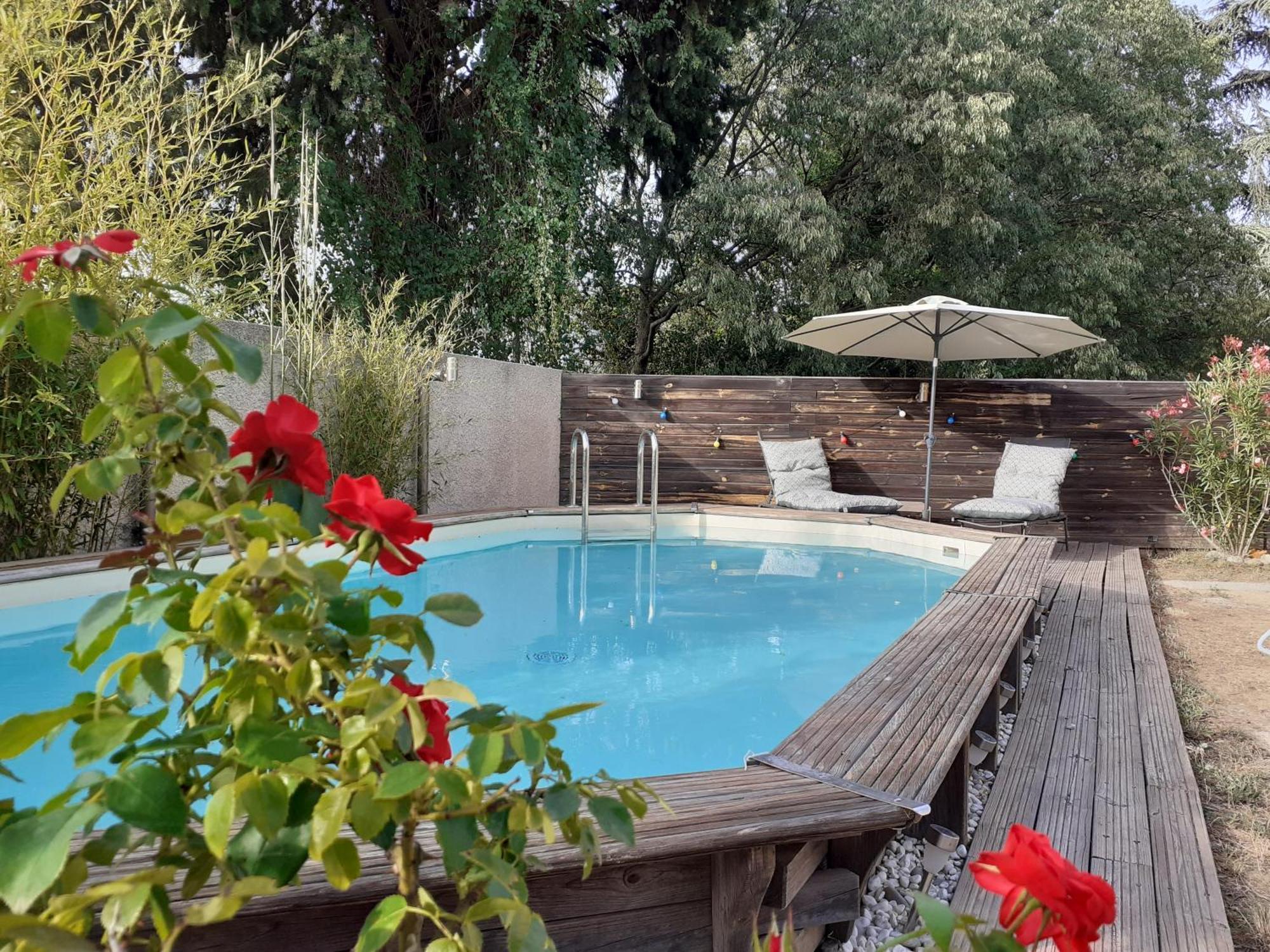 Location Saisonniere Avec Piscine Et Terrasse Au Pied Du Luberon 호텔 Lauris 외부 사진