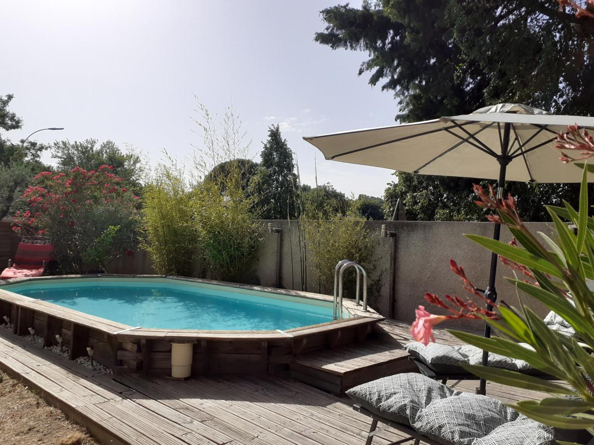 Location Saisonniere Avec Piscine Et Terrasse Au Pied Du Luberon 호텔 Lauris 외부 사진